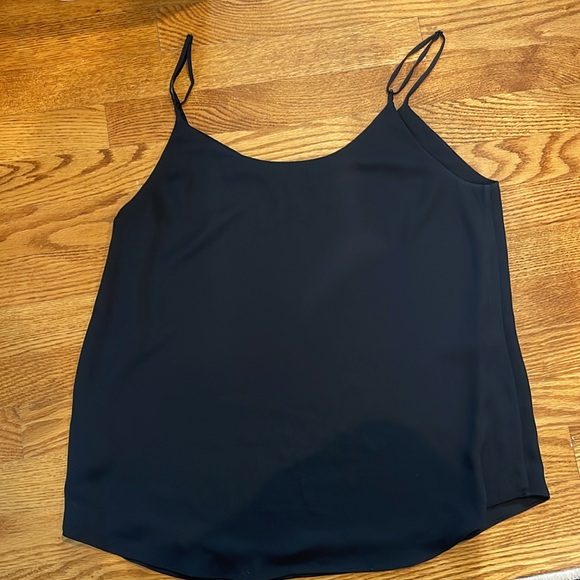 Aritizia Babaton Everly Top - Size M - Picture 3 of 4